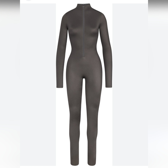 1. NWT SKIMS ALL-IN-ONE SHINE MOCK NECK ONESIE IN GUNMETAL - Picture 1 of 4